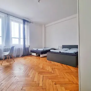 https://retro-style-studio-in-old-town.krakowhotelspoland.com